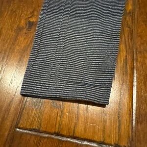 Lululemon Leggings Womens Size 4 Black w/ Lurex Metal Silver Striped Legs